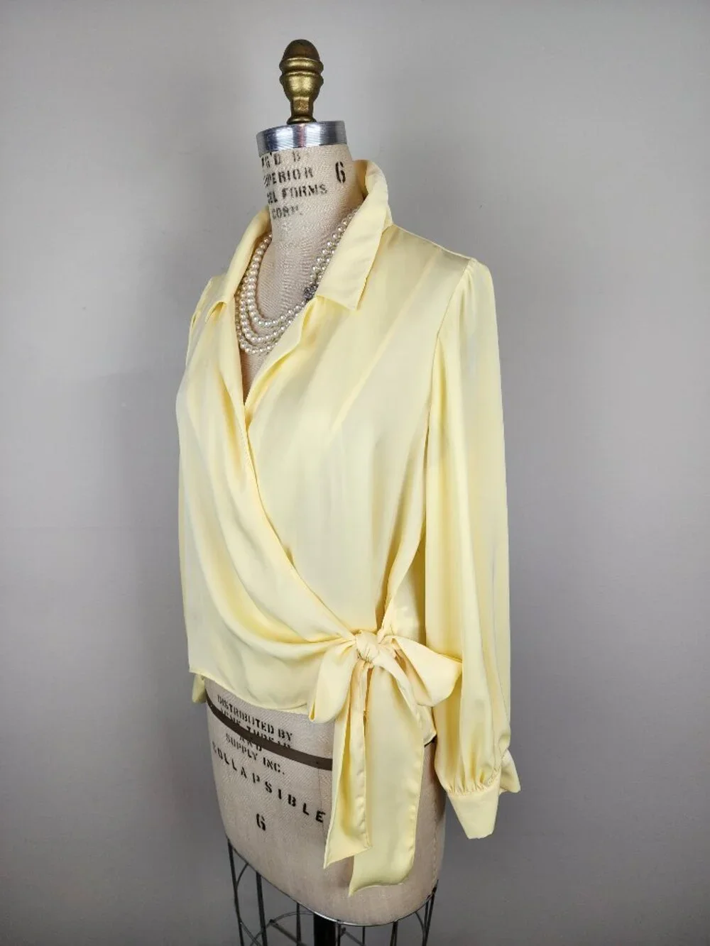 Banana Republic Butter Yellow Long Sleeve Wrap Blouse Side Tie Bow Ladies Medium